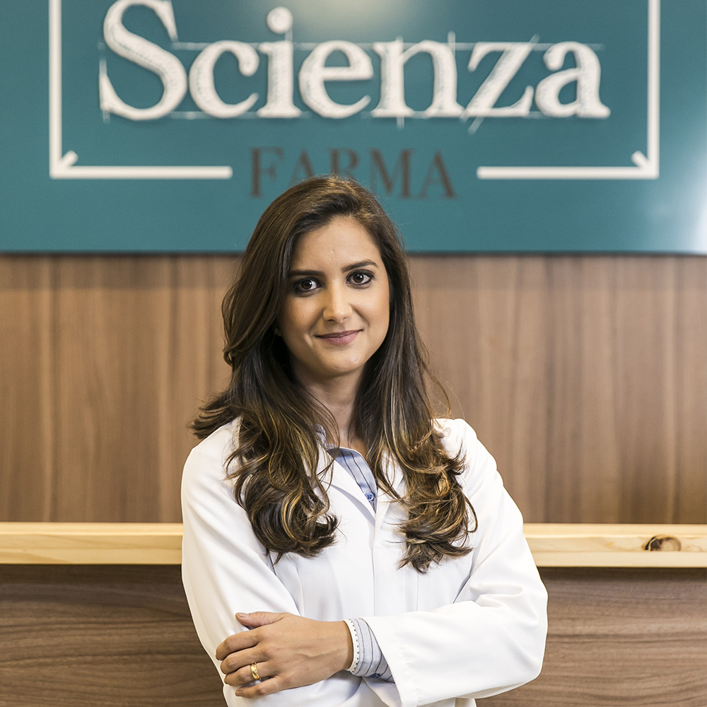 Grace Fernandes (CRF-RS 16.725), farmacêutica responsável da Scienza Farma