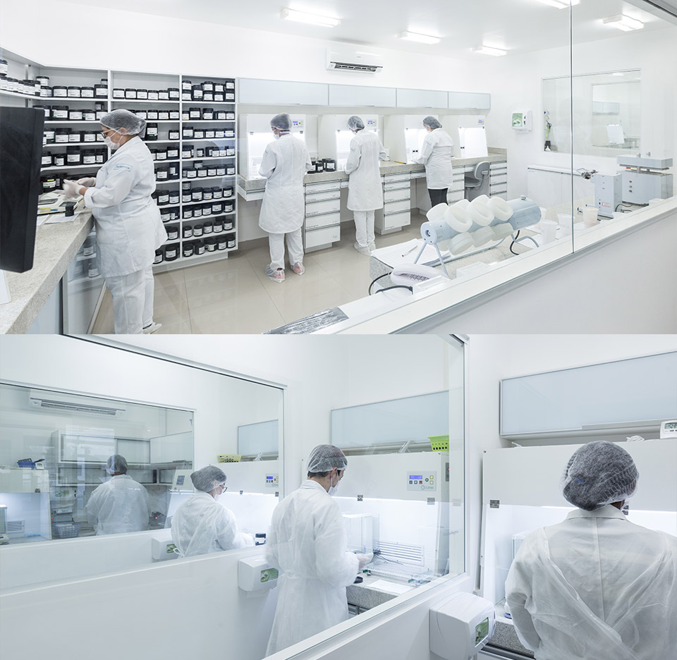 Farmacêutico manipulando medicamentos no laboratório da Scienza Farma